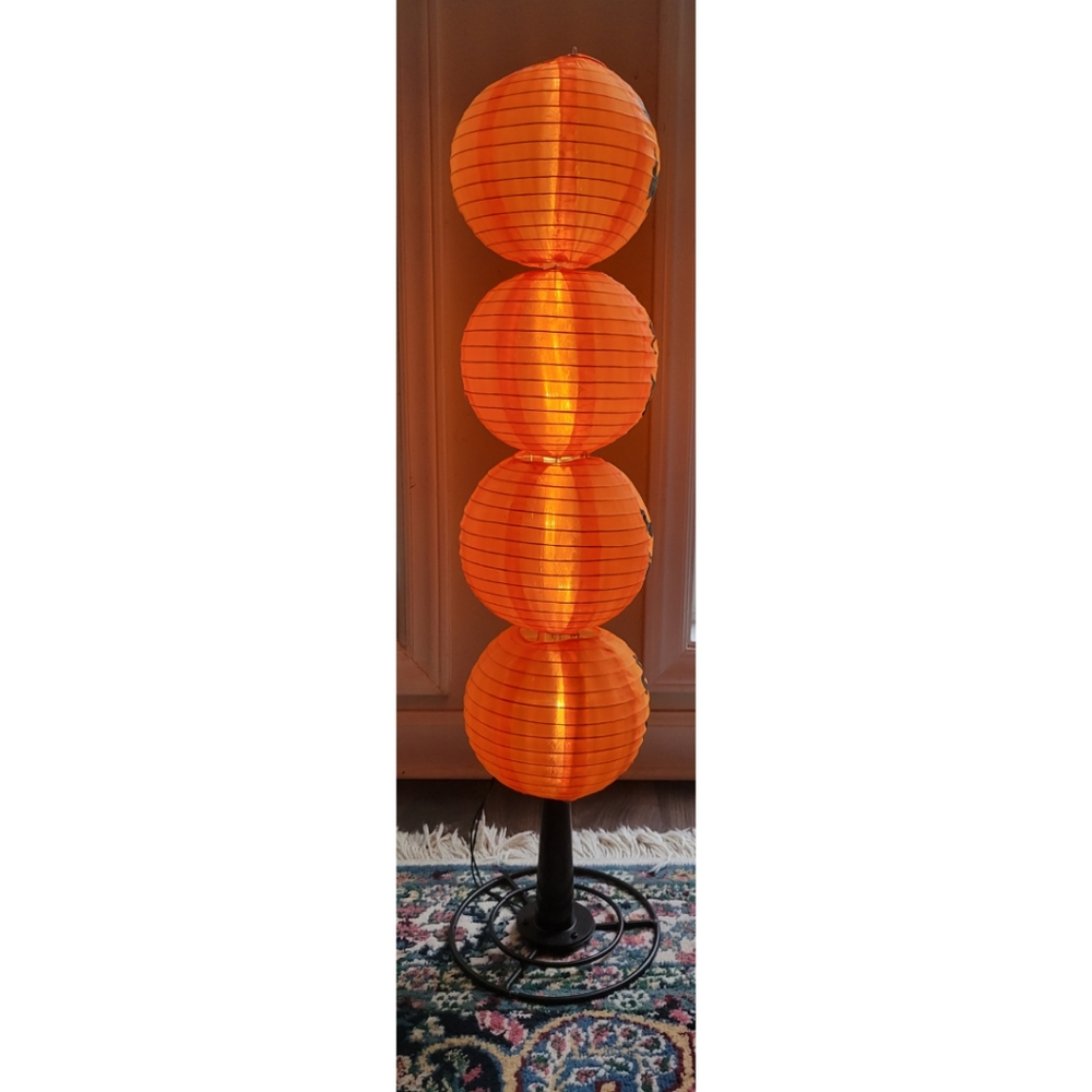 Pumpkin Latern Lighted Pole - Picture 10 of 13